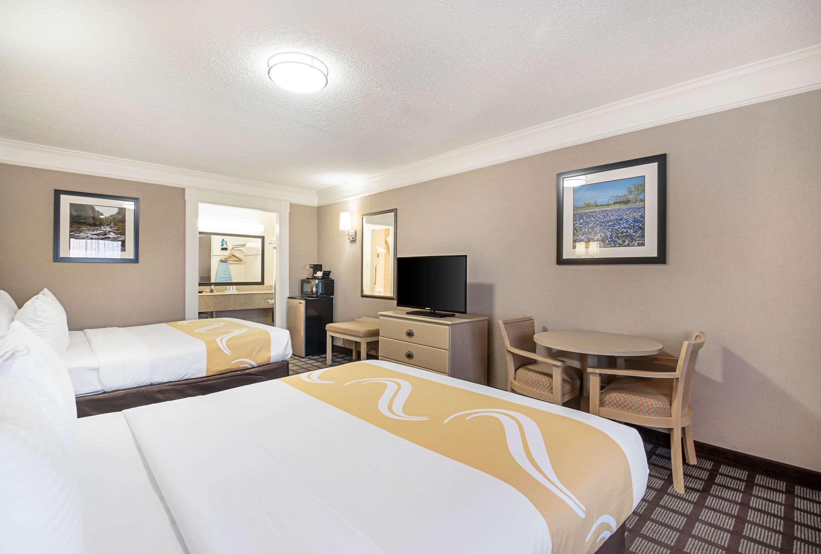 Quality Inn Near Lake Марбл-Фолс Экстерьер фото