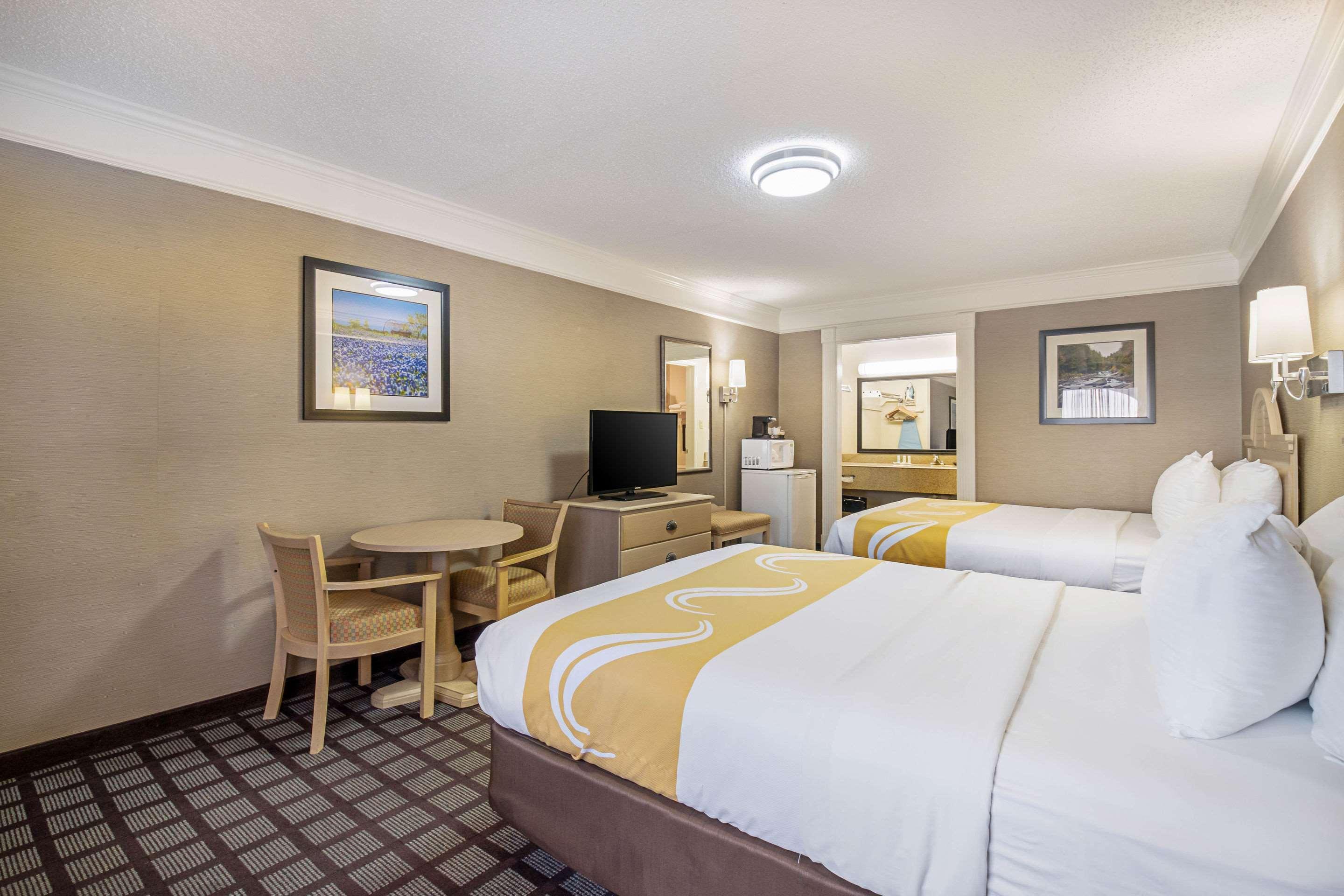 Quality Inn Near Lake Марбл-Фолс Экстерьер фото