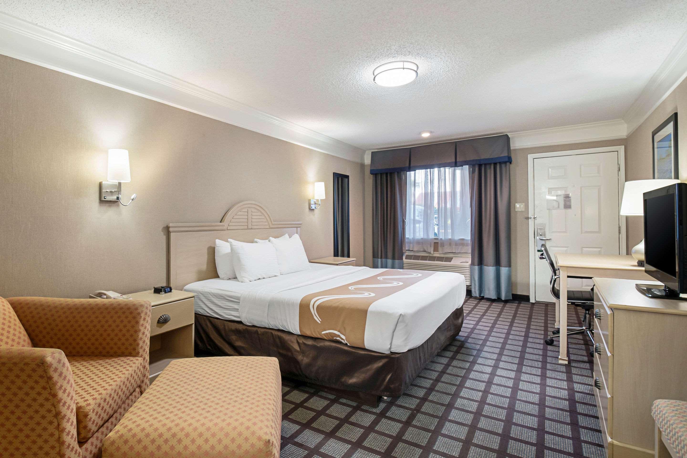 Quality Inn Near Lake Марбл-Фолс Экстерьер фото