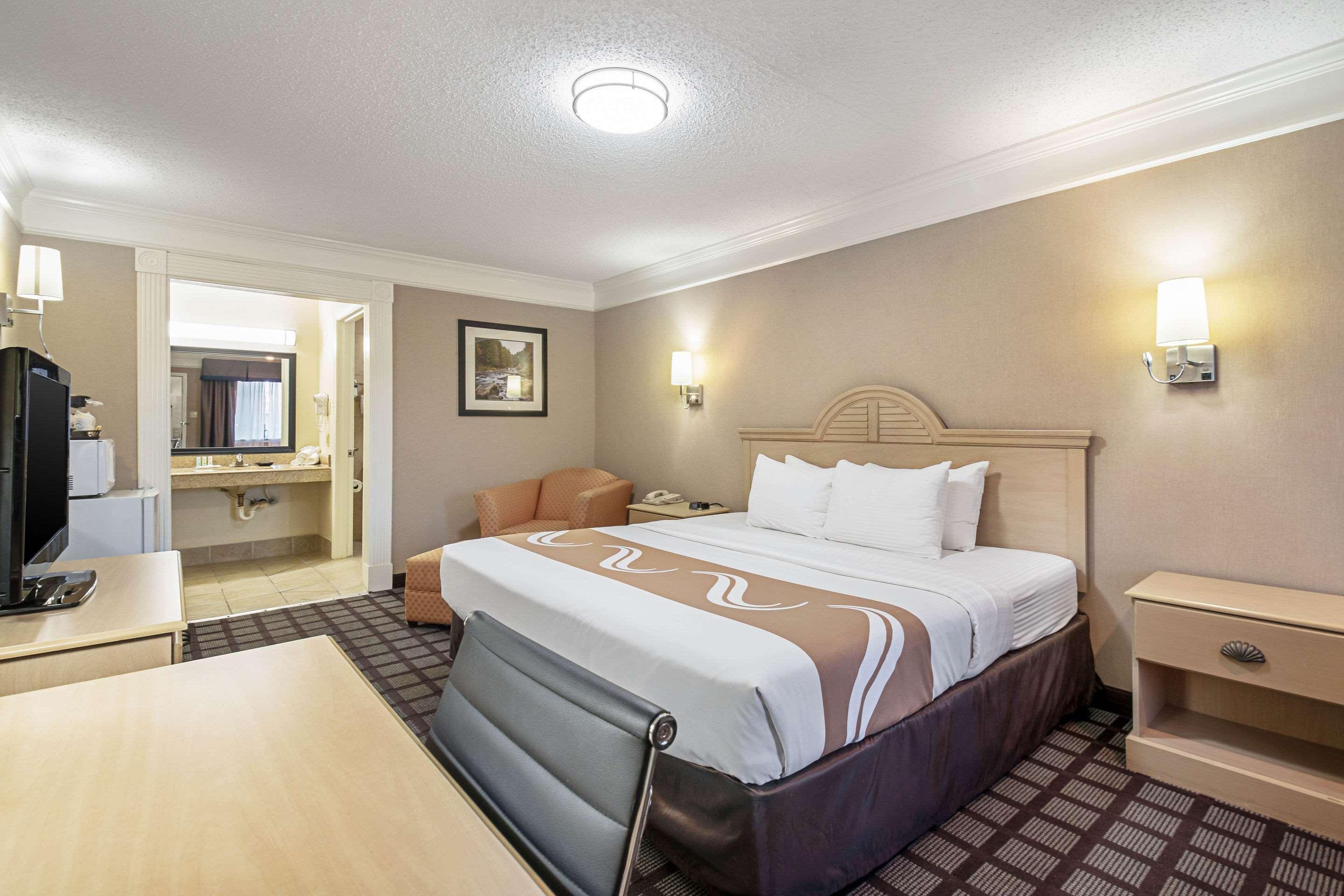 Quality Inn Near Lake Марбл-Фолс Экстерьер фото