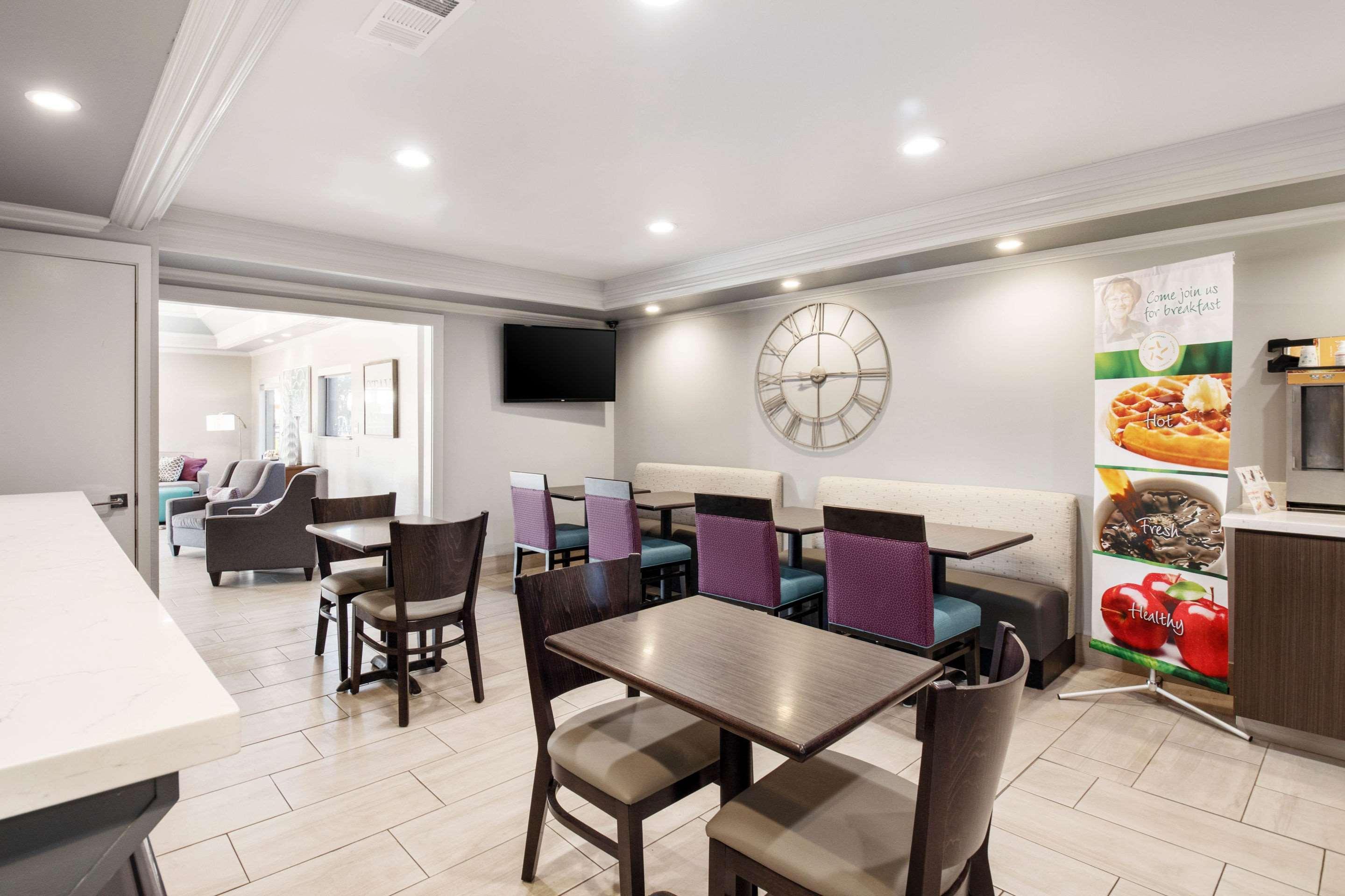 Quality Inn Near Lake Марбл-Фолс Экстерьер фото