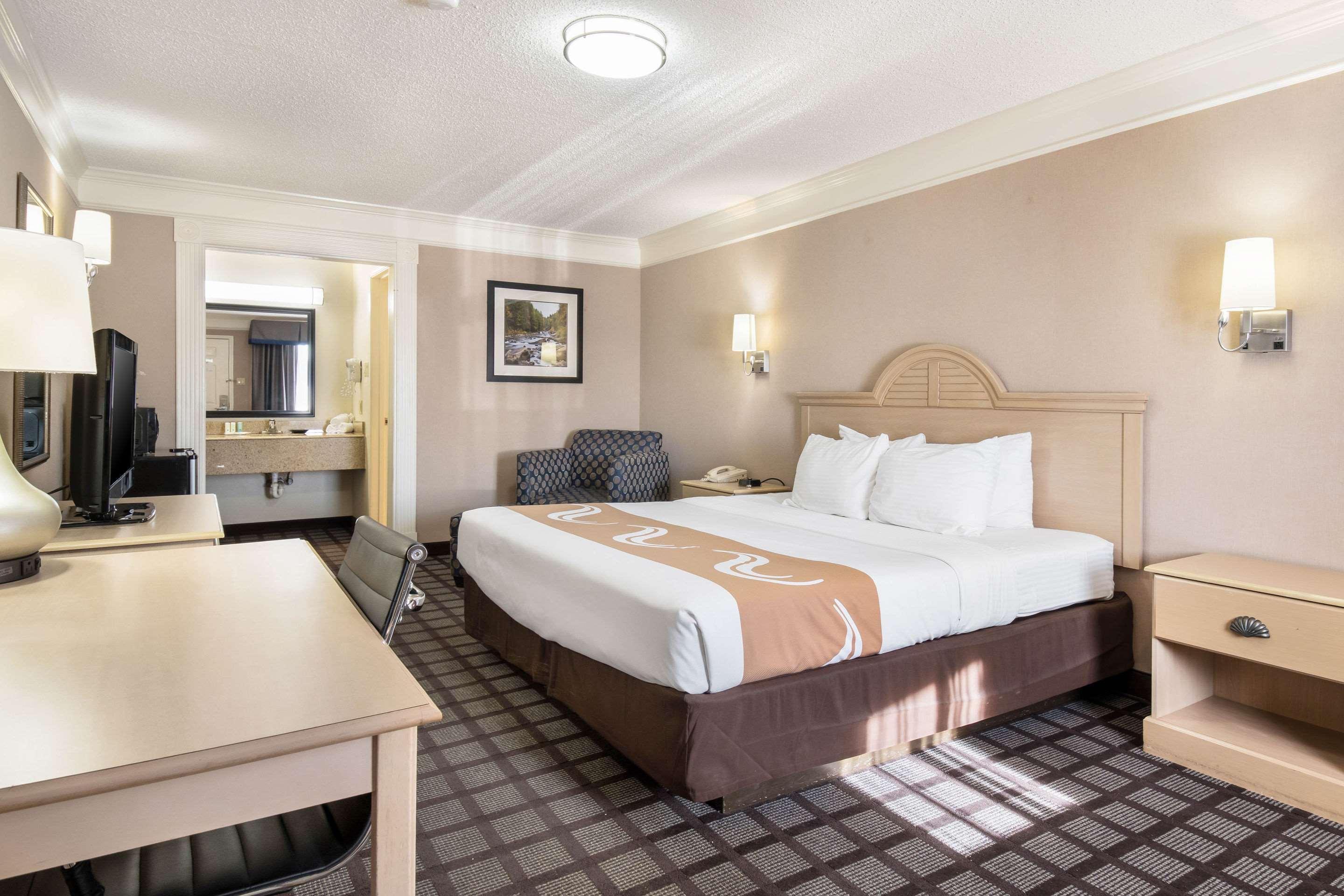 Quality Inn Near Lake Марбл-Фолс Экстерьер фото