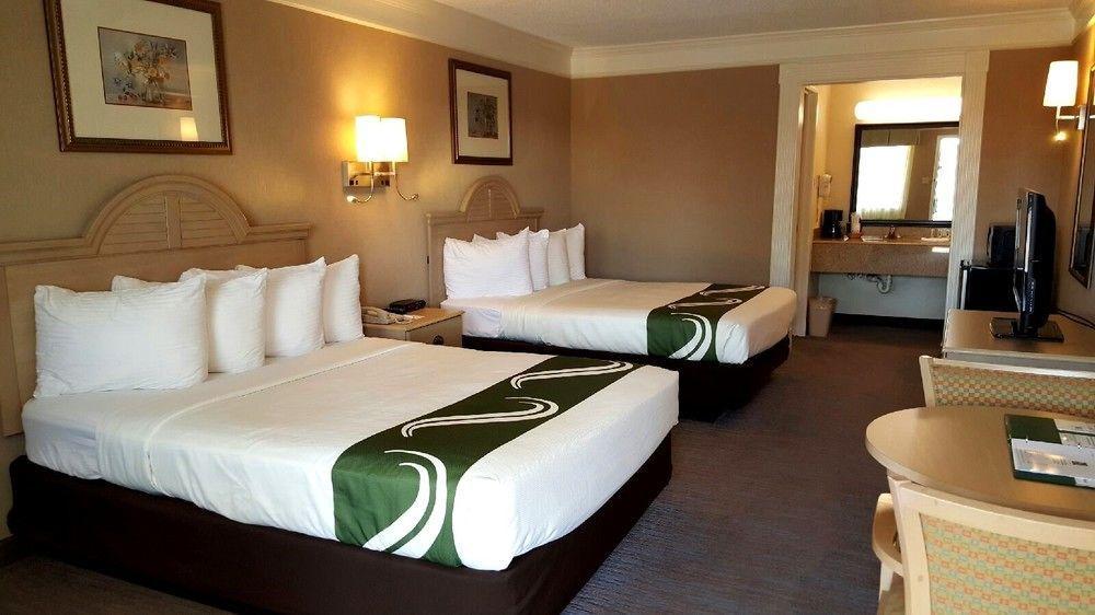 Quality Inn Near Lake Марбл-Фолс Экстерьер фото