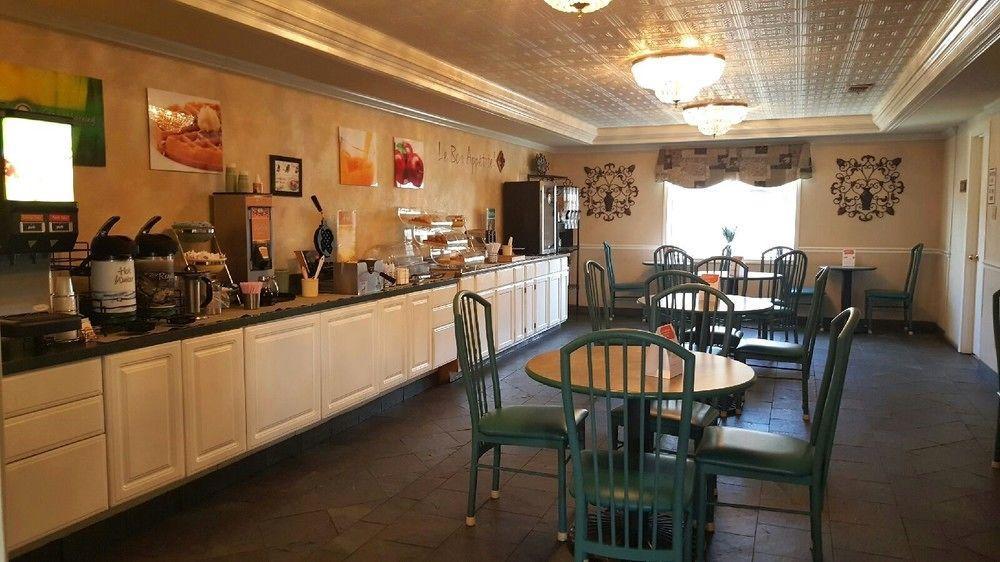Quality Inn Near Lake Марбл-Фолс Экстерьер фото