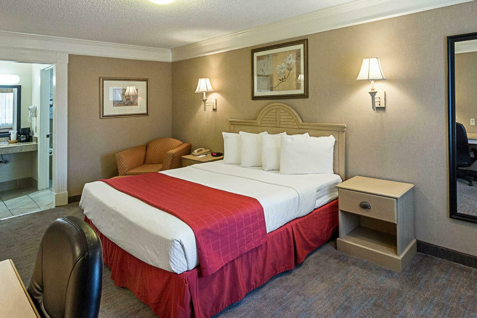 Quality Inn Near Lake Марбл-Фолс Экстерьер фото
